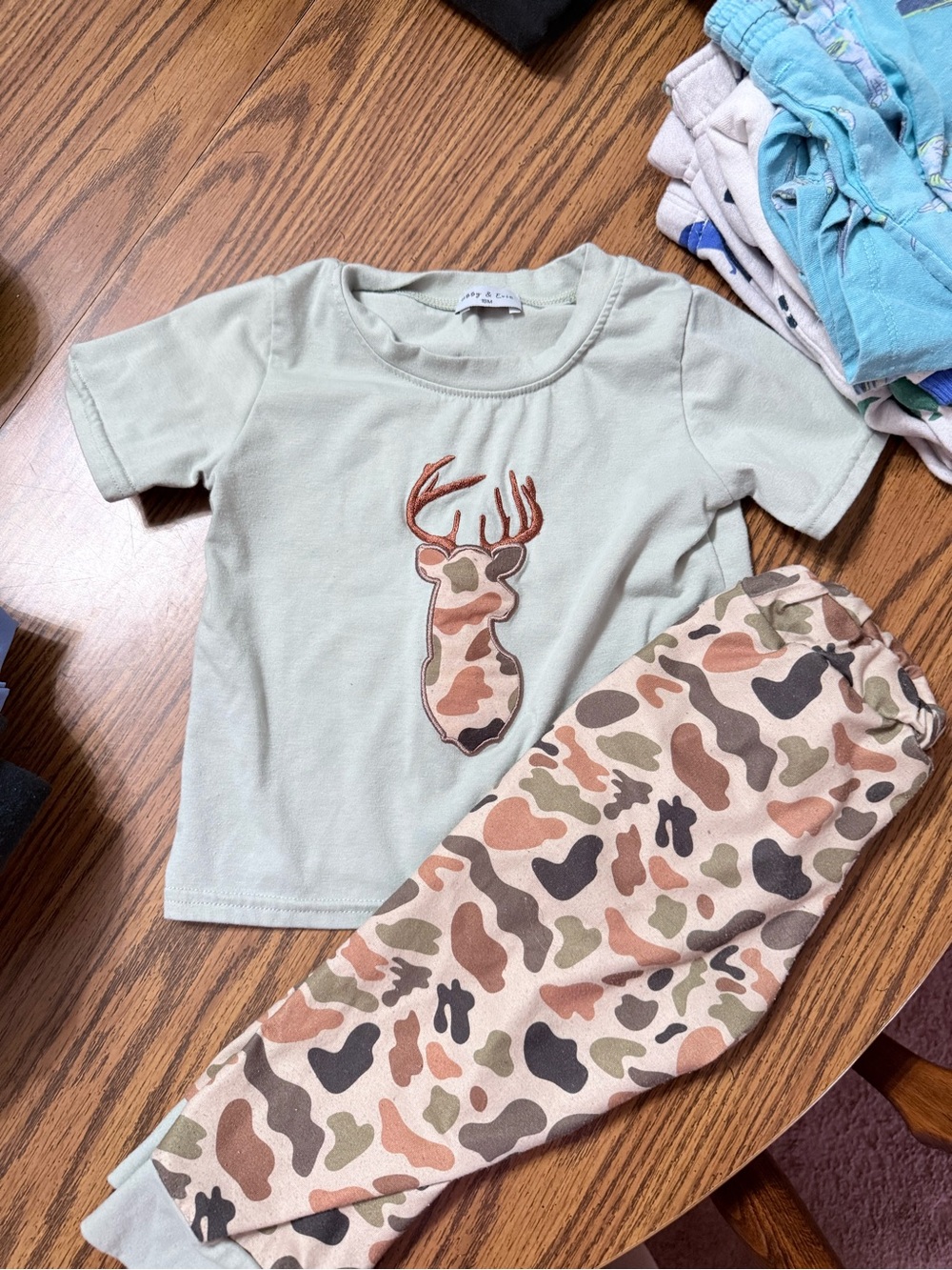Green Kids Deer Appliqué Tee with Camo Joggers